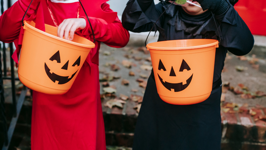 Cómo hacer que sus celebraciones de Halloween incluyan a todos los que piden  dulces