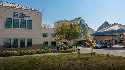 Exterior photo of Valley Children's Hospital front entrance