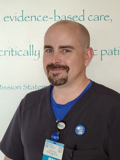 Enfermero certificado en cuidados críticos pediátrico​​​​​​​s Stephen «Steve» Odom, BSN, RN, CCRN