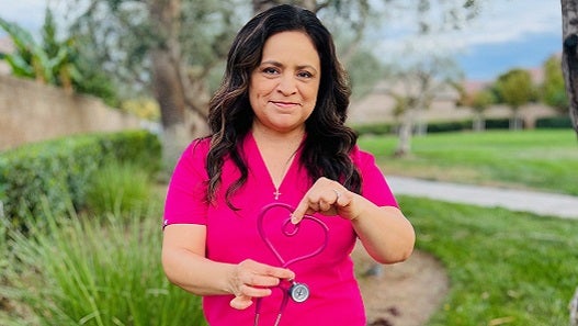 Foto de Lupe Dominguez, enfermero de oncología pediátrica en Valley Children's Hospital