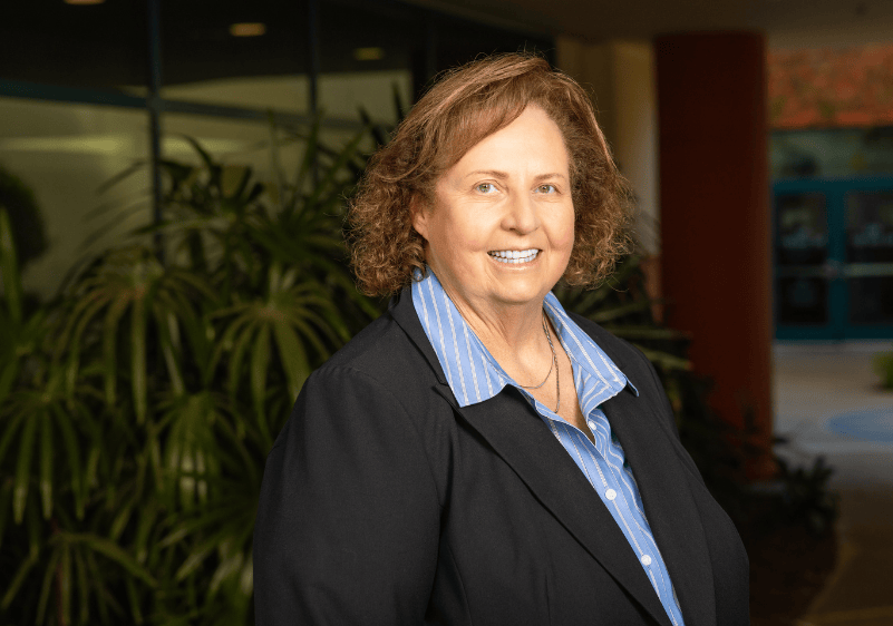 Kellie Dyer, vicepresidenta de Instalaciones y Construcción