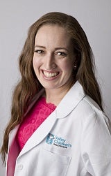 Hailey Nelson, doctora en Medicina